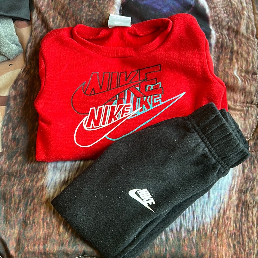 Nike outfit 2T